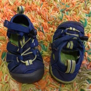Toddler/Children’s Keens size 7 blue